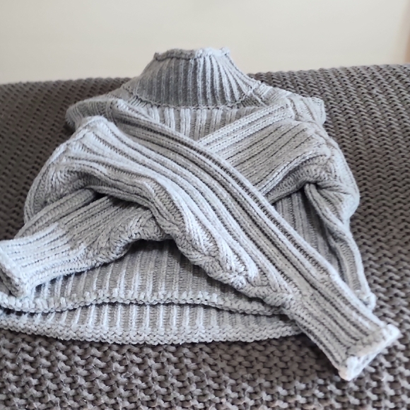 H&M Gray Ribbed Knit Cowl Neck Sweater - Picture 6 of 6